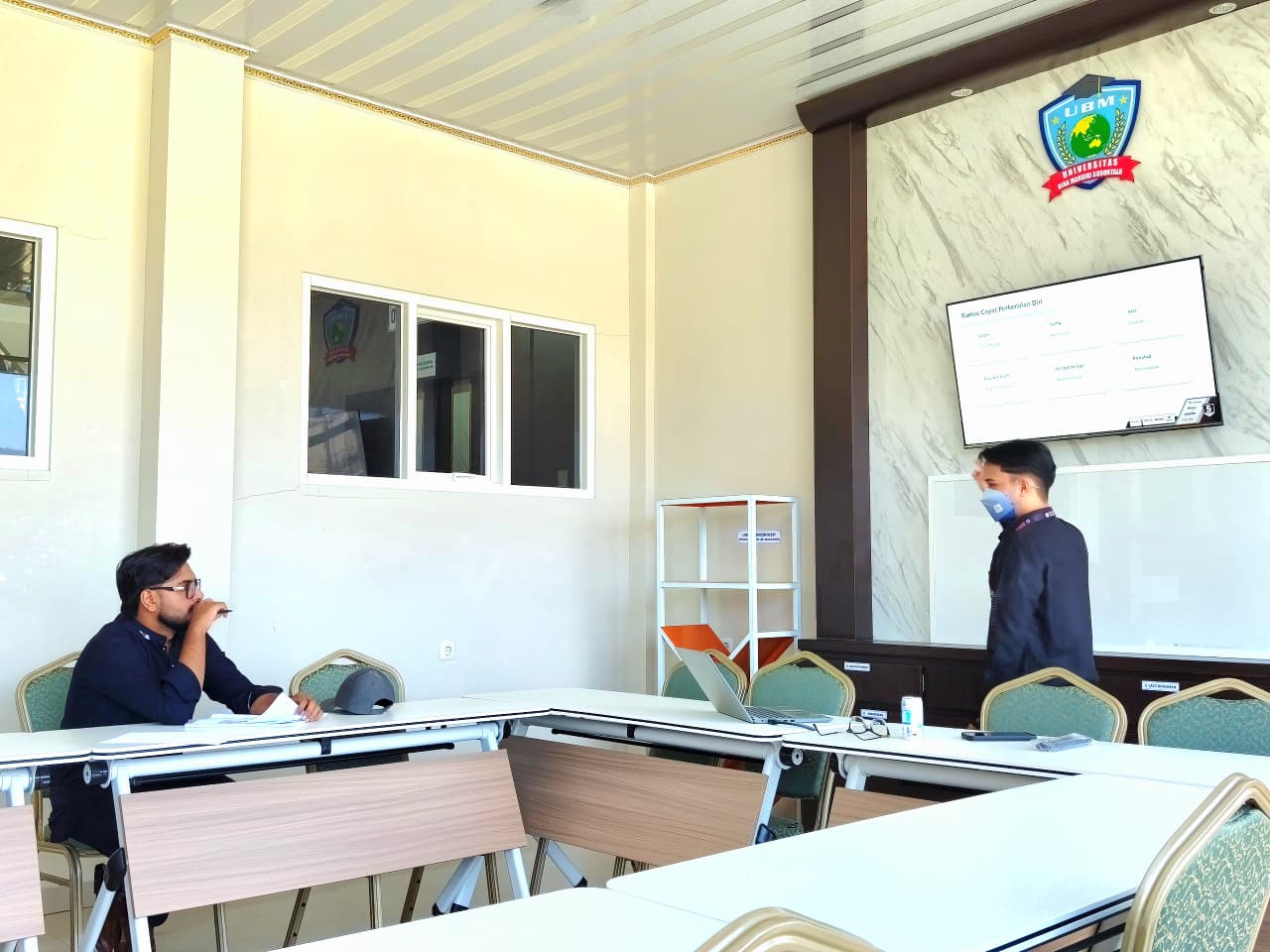 Langkah Awal Mahasiswa Pakistan Pascasarjana UBMG, Belajar Bahasa Indonesia untuk Beradaptasi di Kampus
