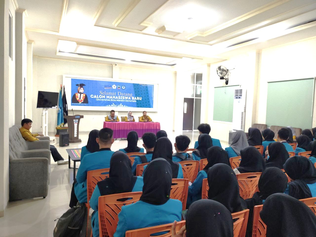 Rektor Perkuat Motivasi Mahasiswa Penerima KIP UBM Gorontalo untuk Meningkatkan Prestasi