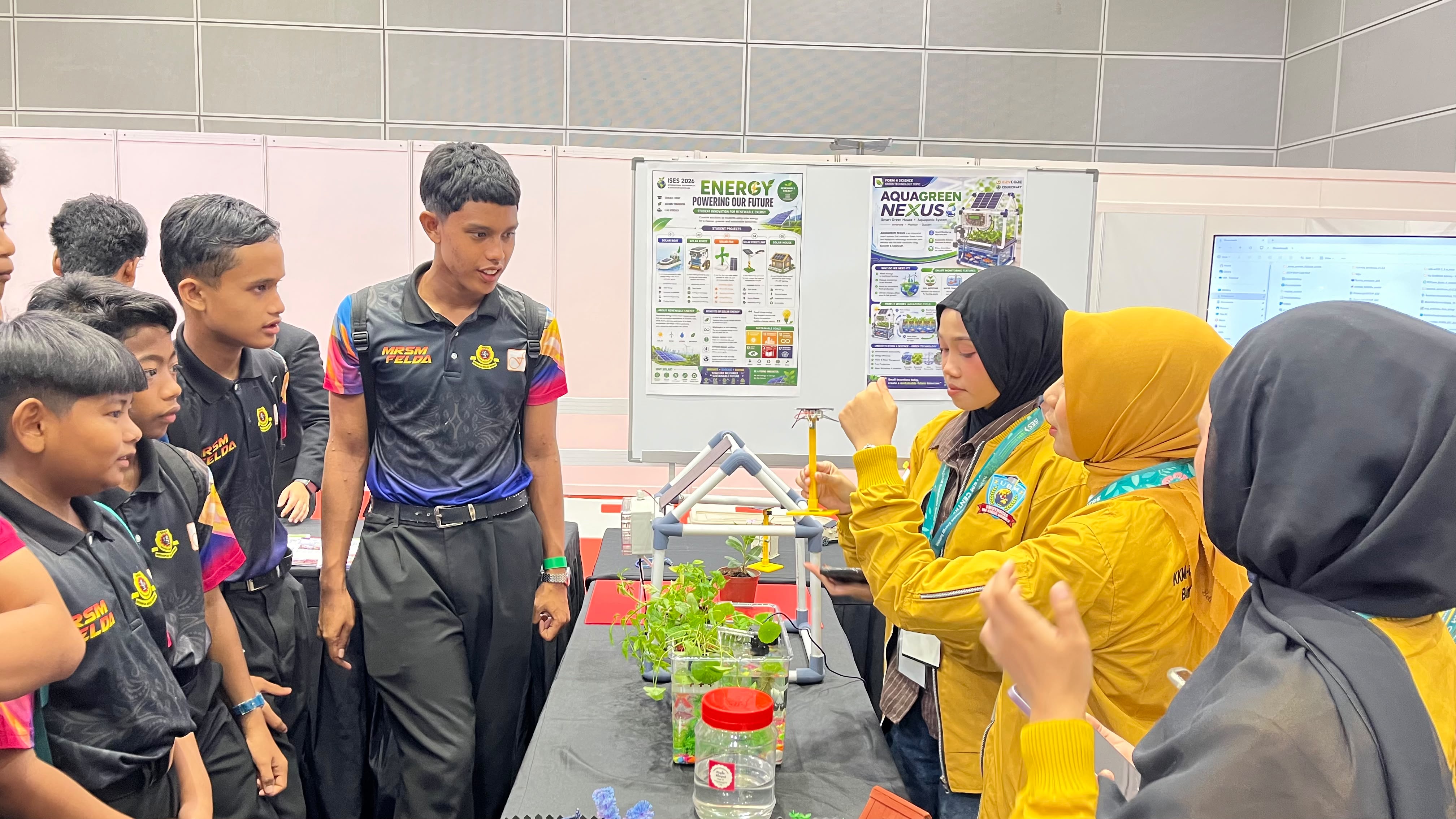 Mahasiswa UBMG Buktikan Kompetensi di Kancah Internasional, Aktif di ISES 2026 dan Kunjungan Klinik Malaysia