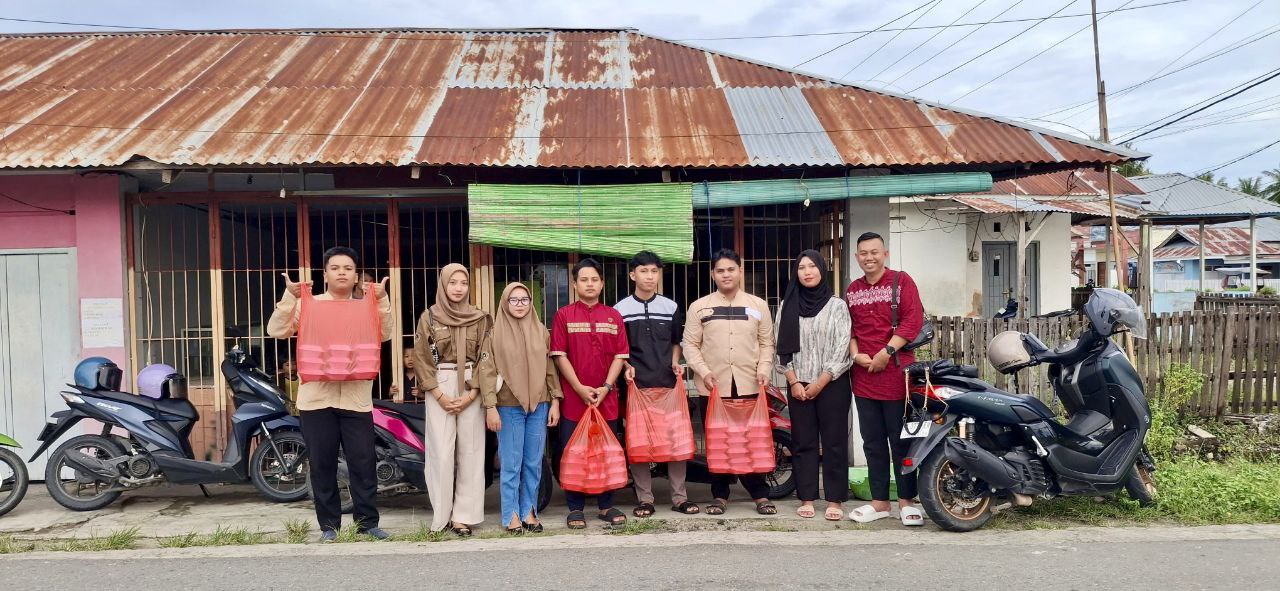 Aksi Sosial Mahasiswa Prodi APD dan ASP UBM Gorontalo, Bagi Takjil dan Buka Puasa Bersama
