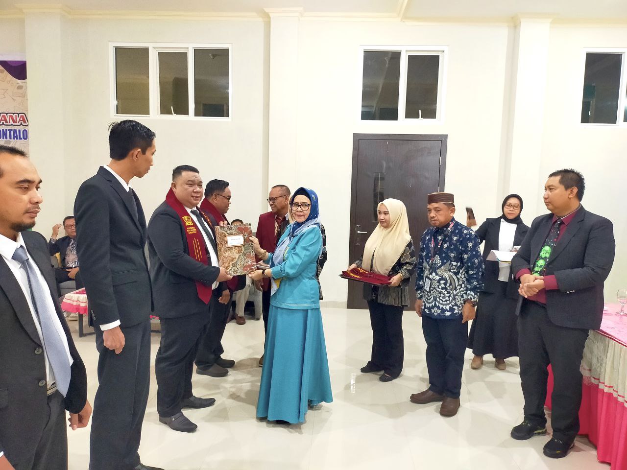 PPs UBM Gorontalo Yudisium 5 Orang Magister Manajemen Angkatan I Gelombang Kedua, Rektor: Capaian Akreditasi Baik Sekali