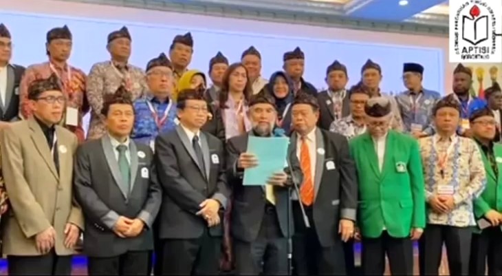 Bersama Ketum APTISI, Ketua APTISI Gorontalo Deklarasi 10 Tuntutan Strategis di Munas VII Bandung