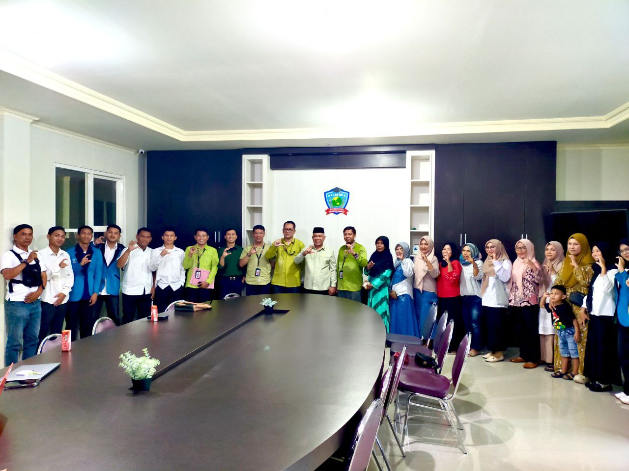 Sivitas Akademika UBM Gorontalo Sambut Hangat Anggota DPD RI, Jasin U. Dilo di Kampus Pelopor Kemandirian