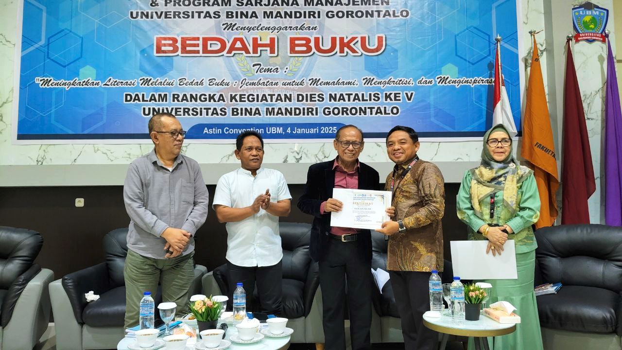 Bedah Buku PPs UBM Gorontalo. Rektor: PPs UBM Gorontalo Terus Tunjukkan Inovasi dan Terobosan Unggul