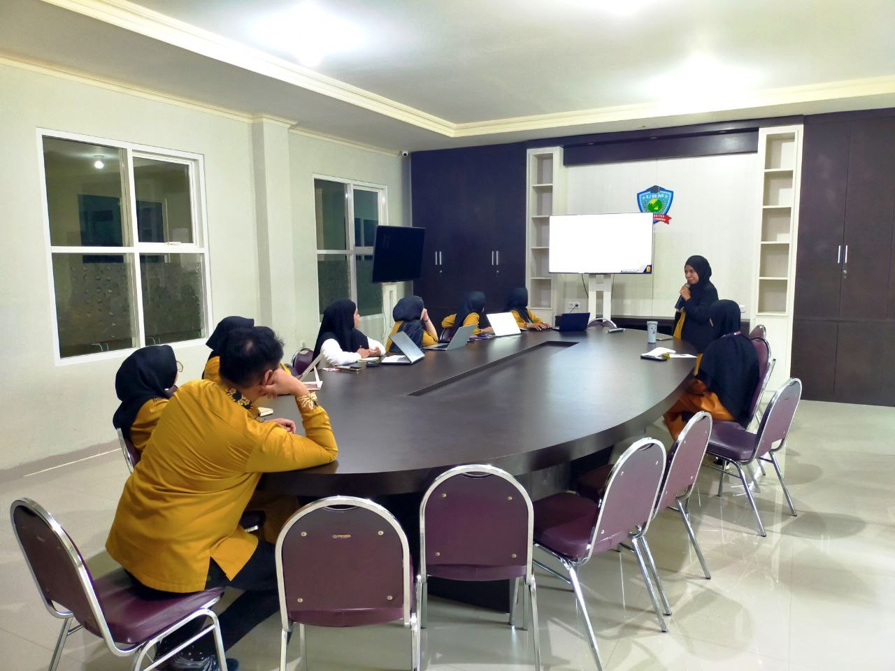 Dosen UBM Gorontalo Antusias Ikuti Kelas Pelatihan Persiapan TOEFL ITP