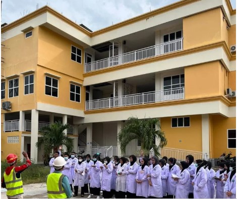 Bekali Karakter Nakes yang Disiplin dan Profesional, Mahasiswa Prodi Analis Kesehatan UBMG Ikuti Pembekalan K3