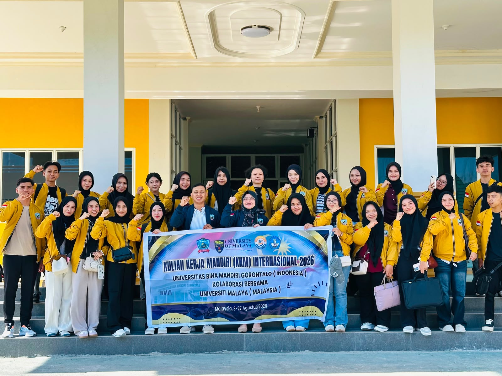 Perkuat Visi Mengglobal, UBMG Resmi Berangkatkan 24 Mahasiswa KKM Internasional ke Universiti Malaya, Malaysia