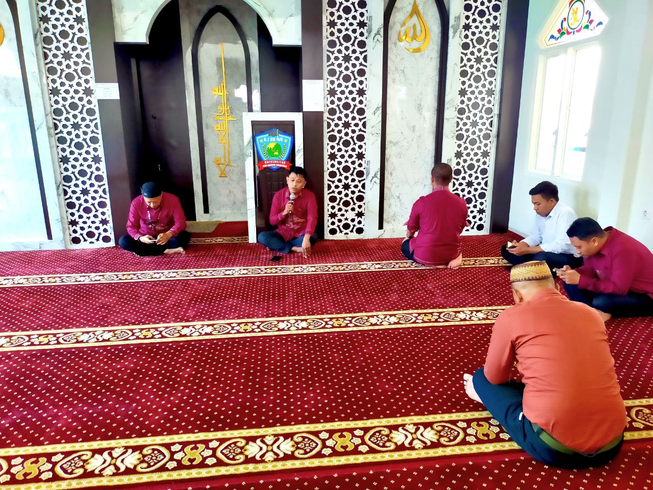 Perkuat Budaya Kerja Spiritualitas dan Karakter, Sivitas Akademika UBMG Gelar Khatam Al-Qur’an di Musholla At-Tin