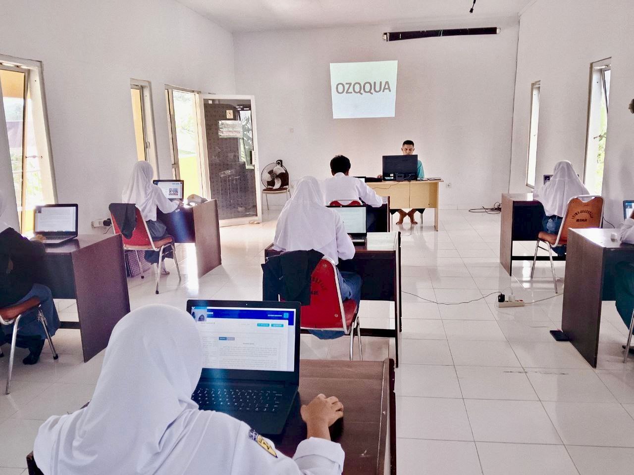 Siswa SMK Bina Mandiri Boalemo Siap Ikuti Asesmen Nasional Berbasis Komputer