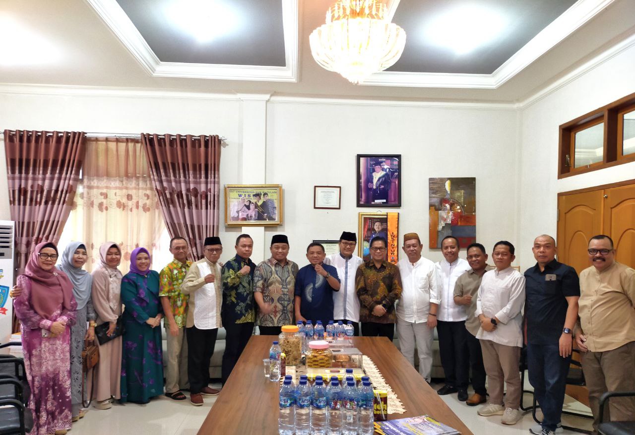 Civitas Akademika, LLDikti, ICMI, KADIN, APTISI, IWAPI Hadiri Open House di Kediaman Ketua YBMG dan Rektor UBM Gorontalo