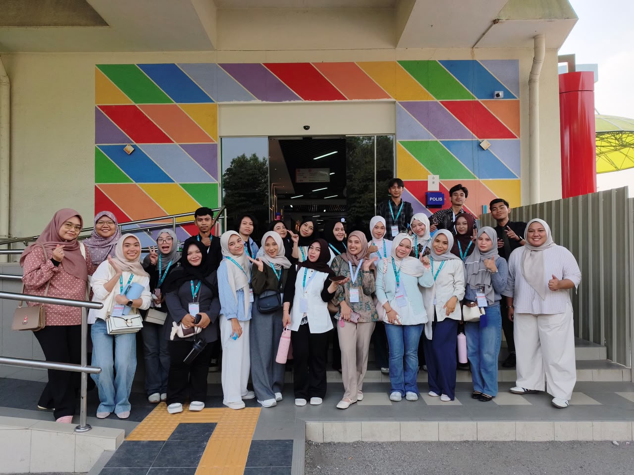 Menjelajah Sains di Malaysia, Peserta KKMI UBMG Dapatkan Pengalaman Belajar Interaktif di National Science Centre