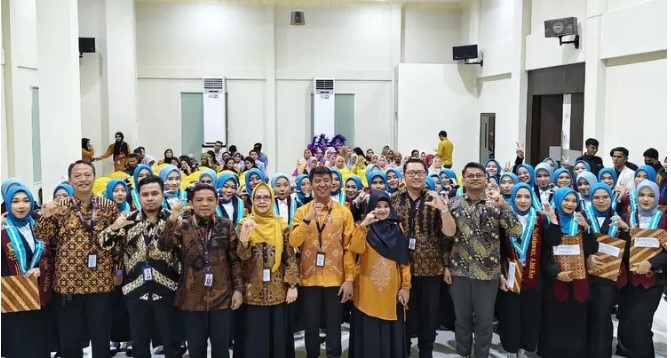 Yudisium Prodi D3 Analis Kesehatan  UBM Gorontalo. Ketua YBMG : Lulusan Tenaga Kesehatan Sangat Dibutuhkan