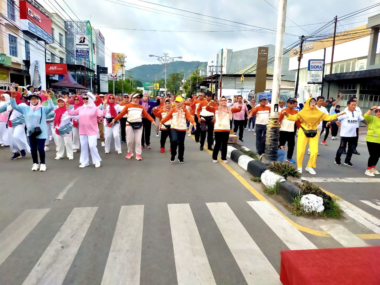 FPPBM Gorontalo Gelar Bazar Sehat dan Senam Massal, Wagub Idah: Potret Perempuan Berkualitas, Mandiri dan Berkarakter