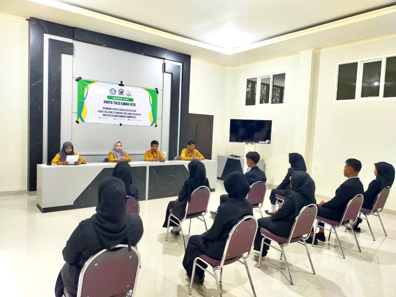9 Mahasiswa D3 Analis Kesehatan UBM Gorontalo Ikuti Ujian Seminar Hasil KTI, Uji Integrasi Kemampuan Kognisi dan Emosi