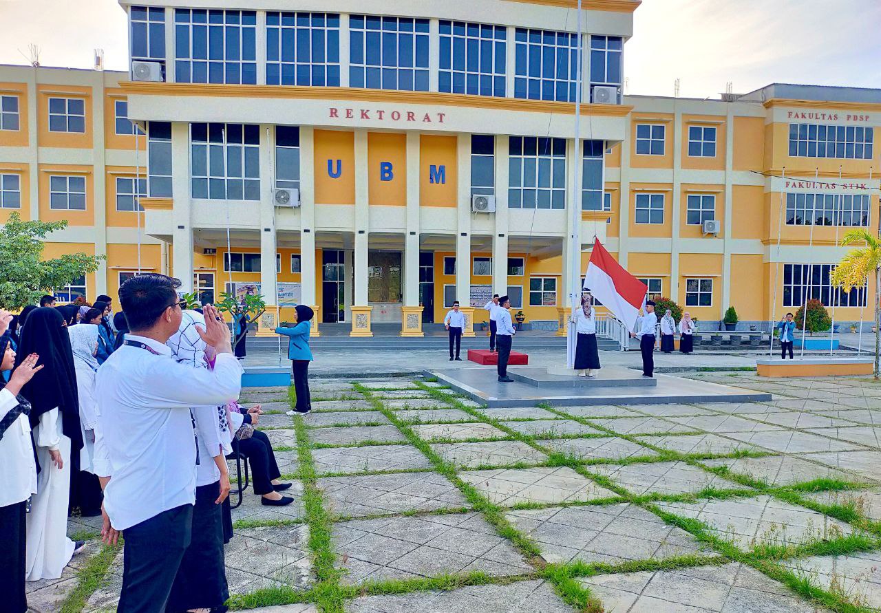 UBM Gorontalo Gelar Upacara Peringatan Hari Guru Nasional, Dr. Imam: Guru Mendidik dengan Hati dalam Pengabdian bagi Negeri