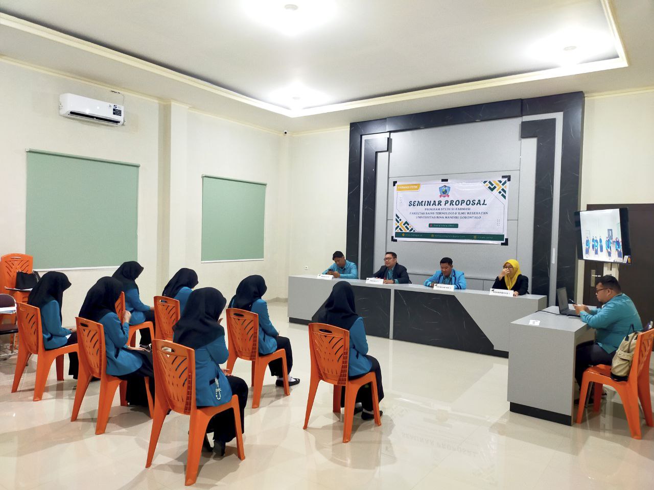 7 Mahasiswa Prodi S1 Farmasi UBM Gorontalo Ikuti Ujian Seminar Proposal, Marshanda Teliti Teripang Pasir sebagai Antibakteri