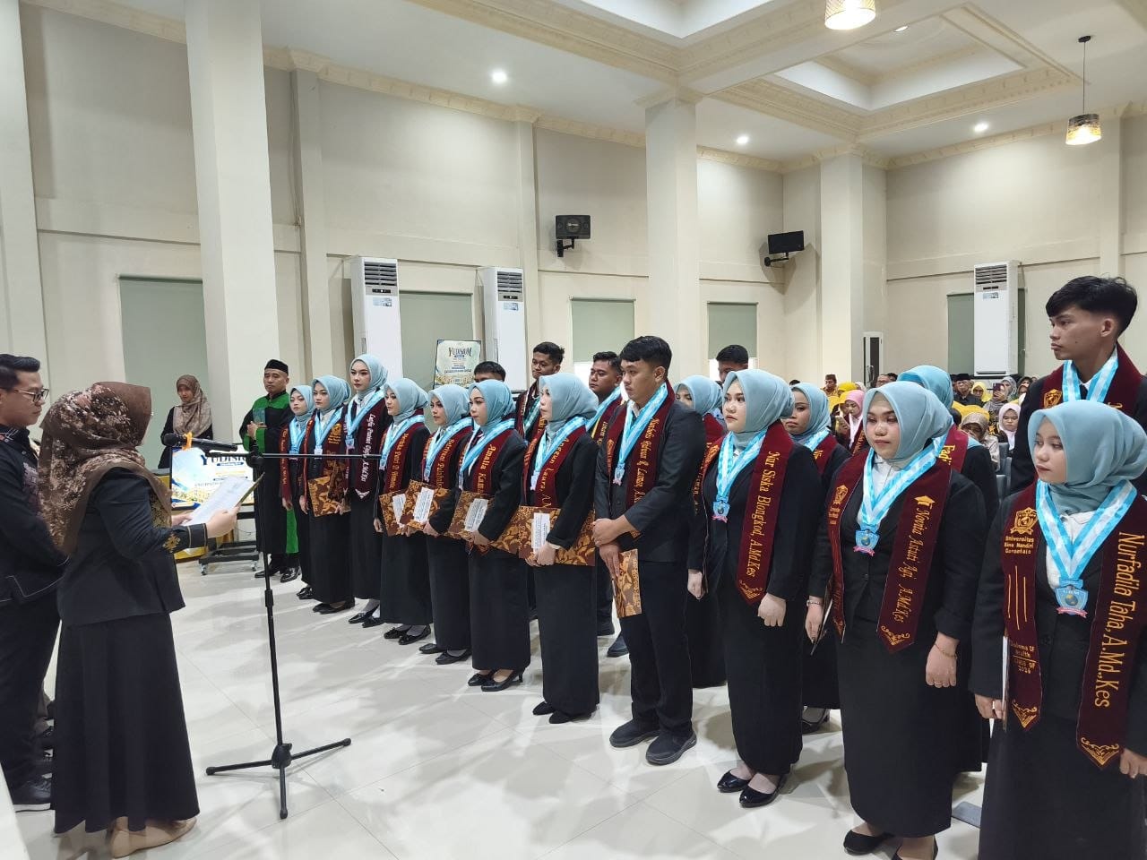 UBMG Yudisium 56 Lulusan Gelombang Pertama, Dirangkaikan dengan Sumpah Profesi Teknologi Laboratorium Medik - gambar 3