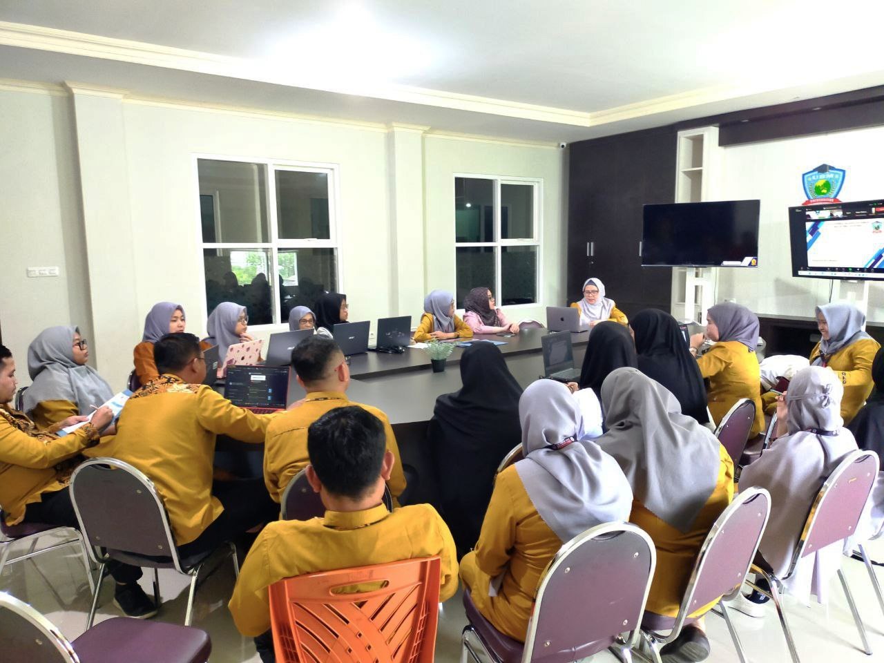 Pusat Studi UBM Gorontalo Antusias Ikut Rakor dan Sosialisasi Program Hibah Kompetitif Nasional 2025