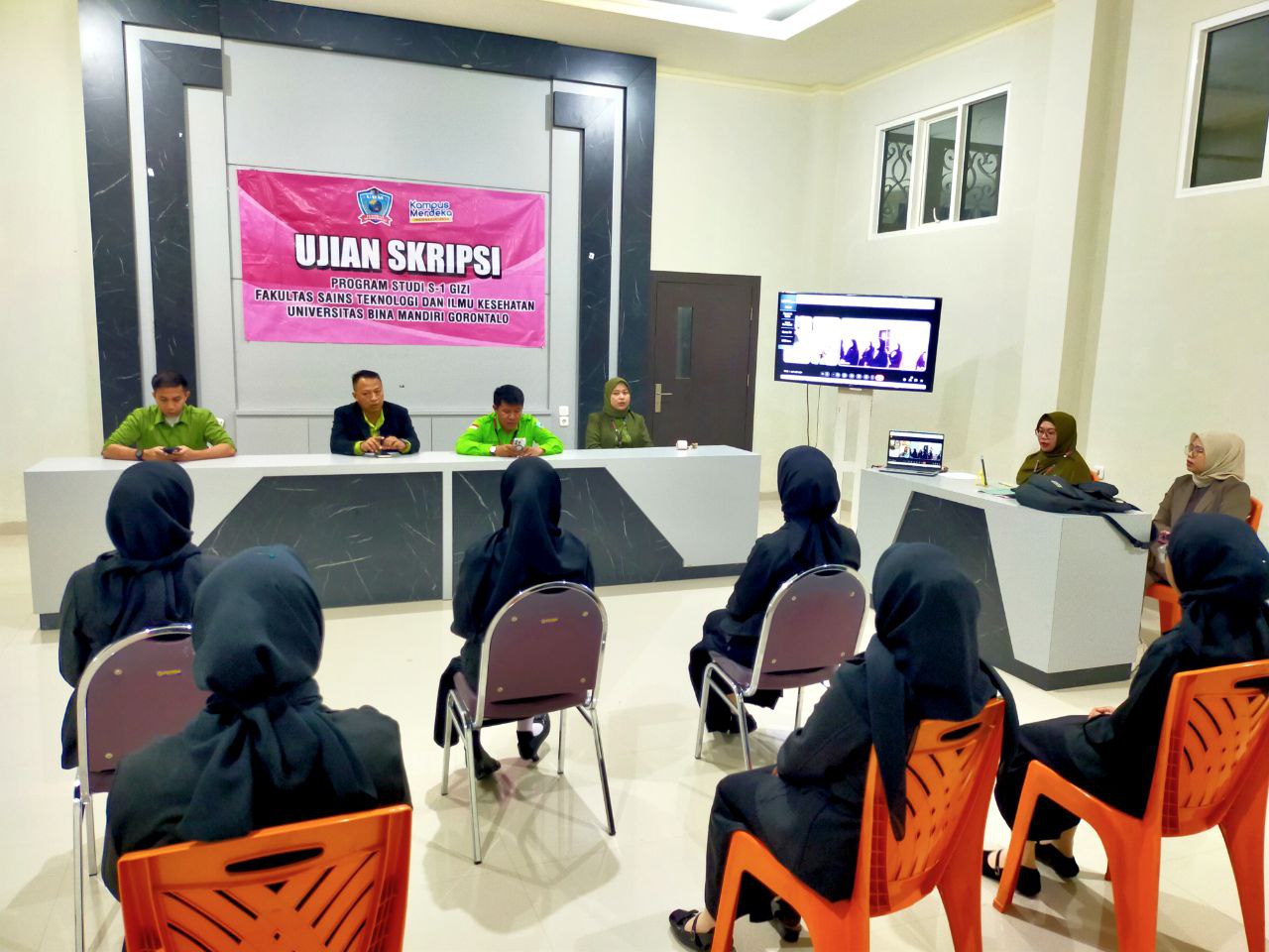 Satu Langkah Menuju Wisuda, 13 Mahasiswa FSTIK dan FEB Tunjukan Kualitas Penelitian pada Ujian Skripsi