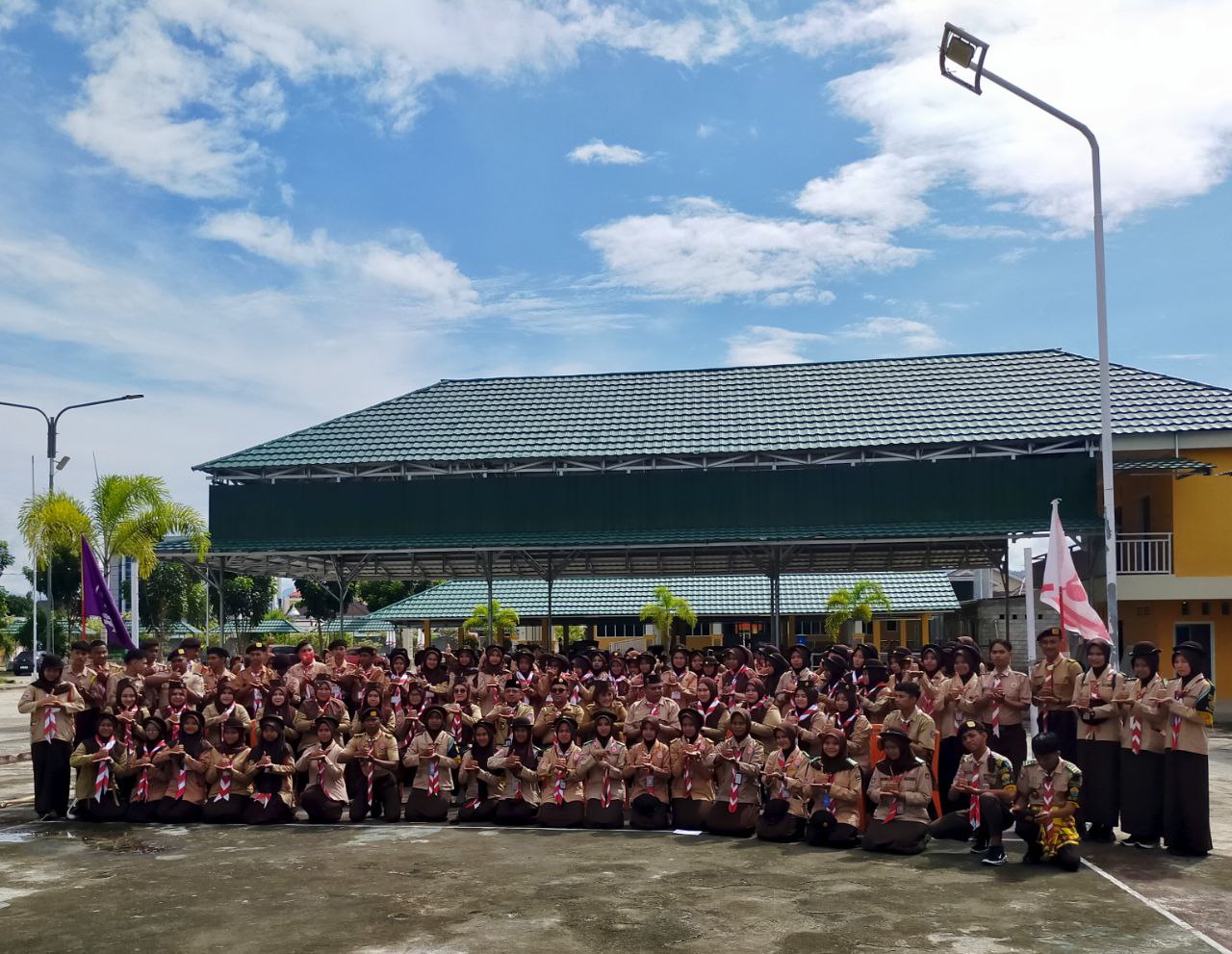 Upacara Penerimaan Tamu Ambalan SMKS Bina Mandiri Bone Bolango, Dr. Azis: Momentum Penting Bentuk Disiplin dan Karakter Siswa